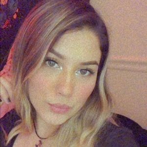 Meet your Posher, Claudia